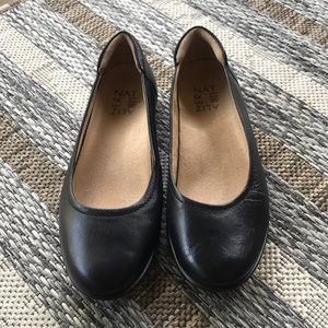 Naturalizer Flexy Flats